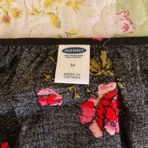 Old Navy Blouse Roses Size M